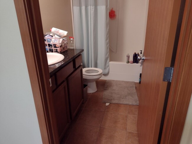 Building Photo - Five Bedroom House for Rent in Bellingham