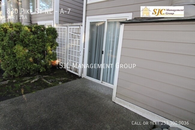 Building Photo - 830 Pike St NE