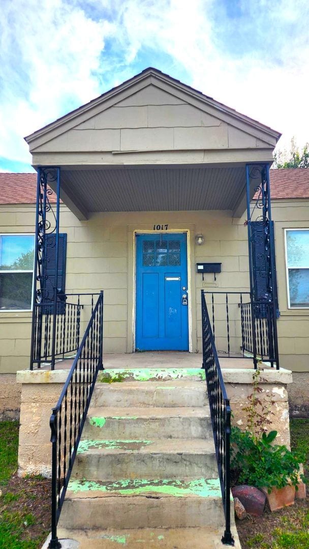 Building Photo - 1017 N Tabor Dr