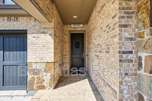 Building Photo - 4983 Stornoway Dr