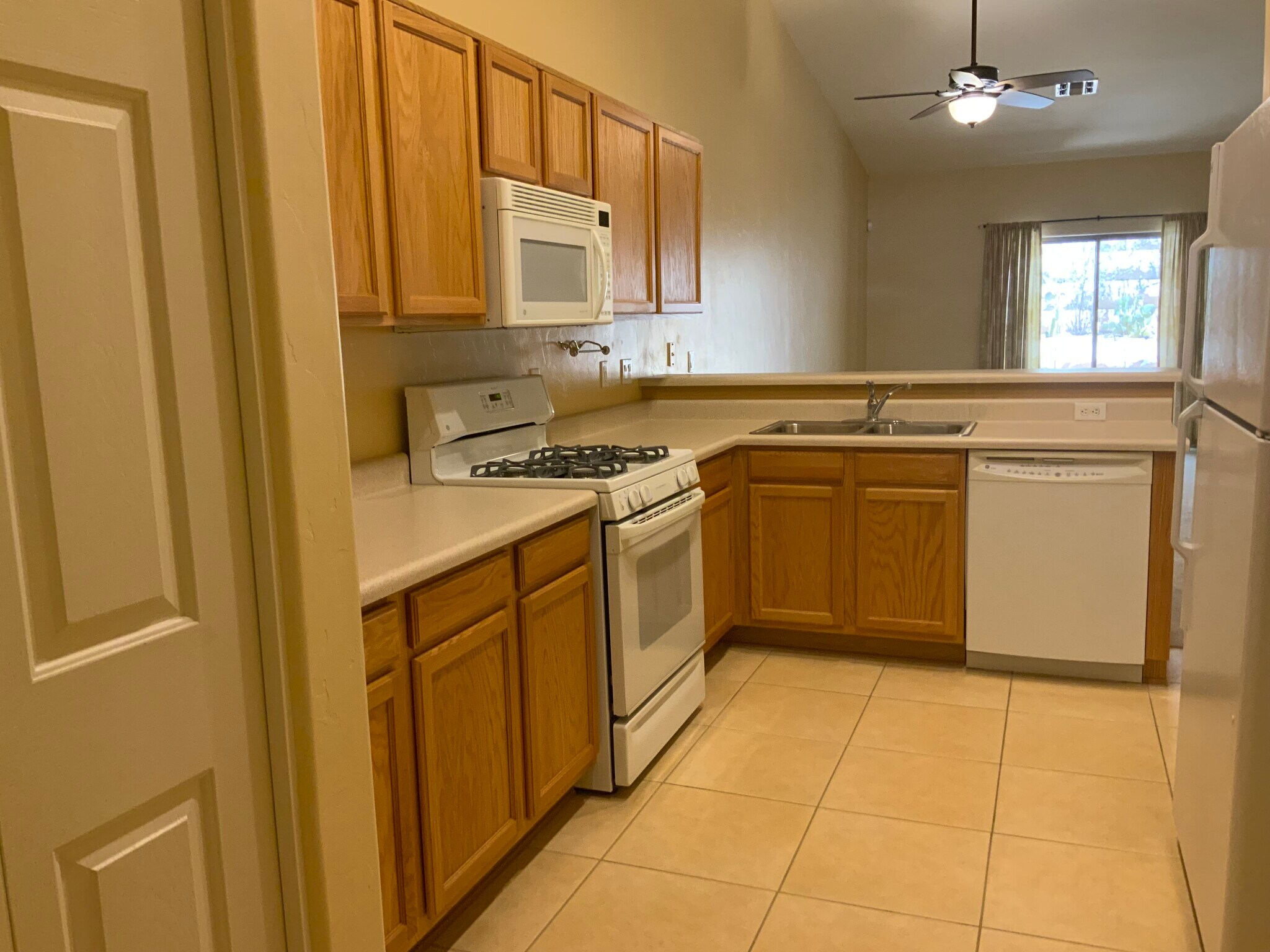 Building Photo - 3853 N Forest Park Dr