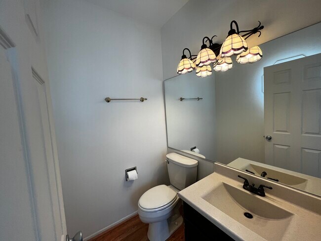 Building Photo - 1556 Darien Lakes Dr