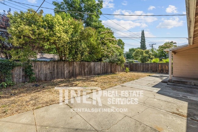 Building Photo - 4053 Cornelia Way