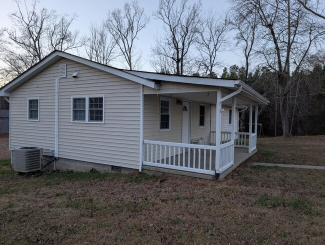 Building Photo - 8700 Doss Rd