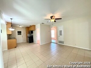 Building Photo - 6714 Strawflower St