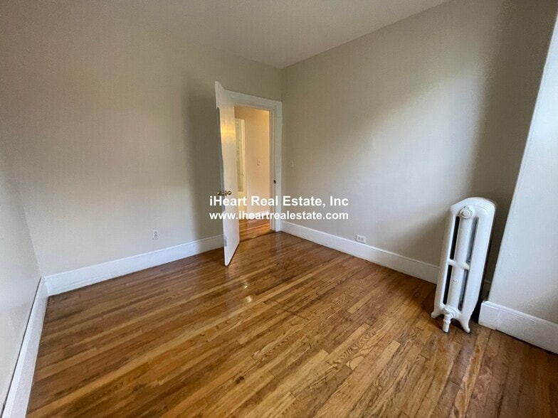 Building Photo - 338 K St