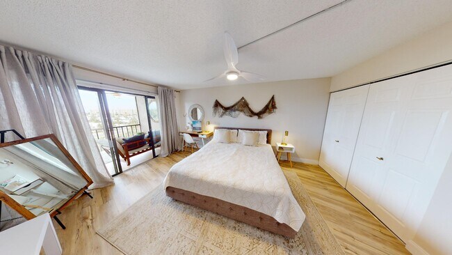 Building Photo - 5855 Midnight Pass Rd