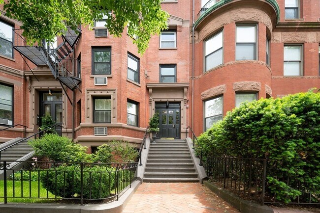 Building Photo - 281 Beacon St