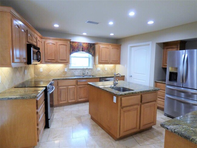Building Photo - 1027 Short Reach Dr