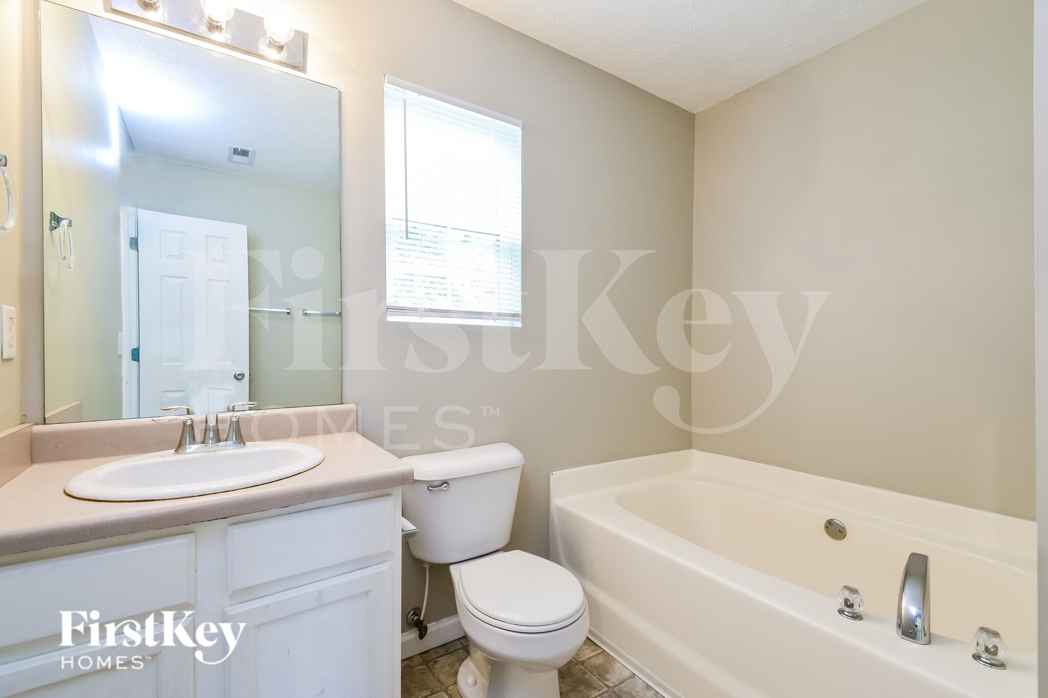 Building Photo - 738 Trickle Ln