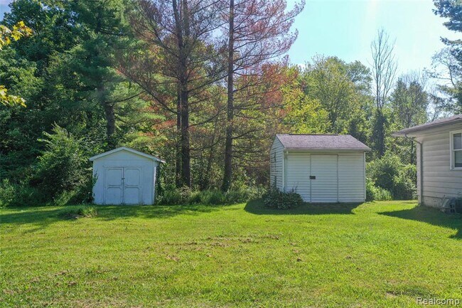 Building Photo - 4350 Otter Lake Rd