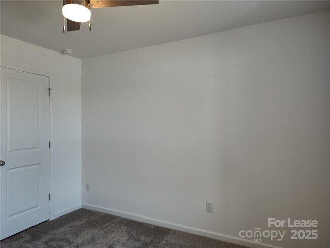 Building Photo - 10033 Guardian Dr