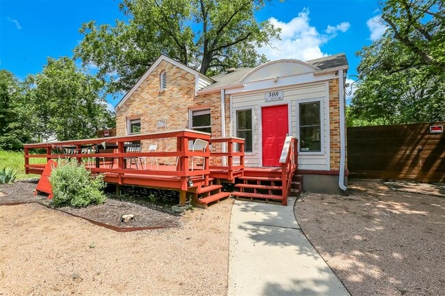 Primary Photo - 308 E 32nd St
