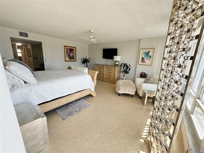 Building Photo - 4100 Galt Ocean Dr