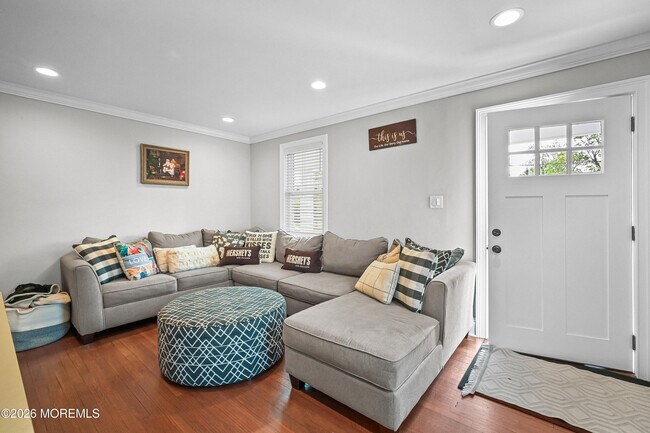 Building Photo - 57 Villa Pl