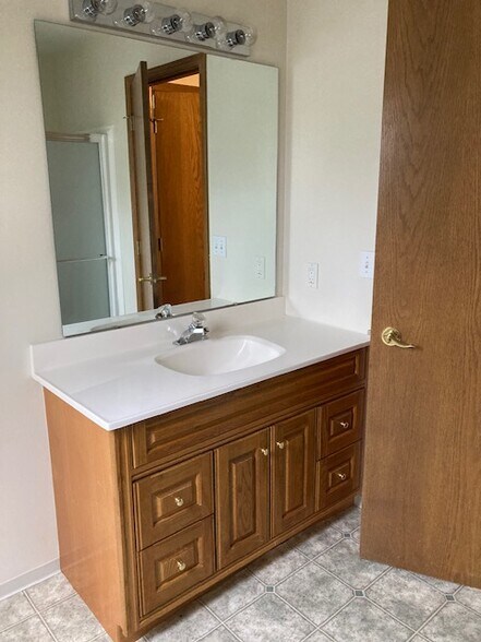 Building Photo - 18317 E Riverway Ave