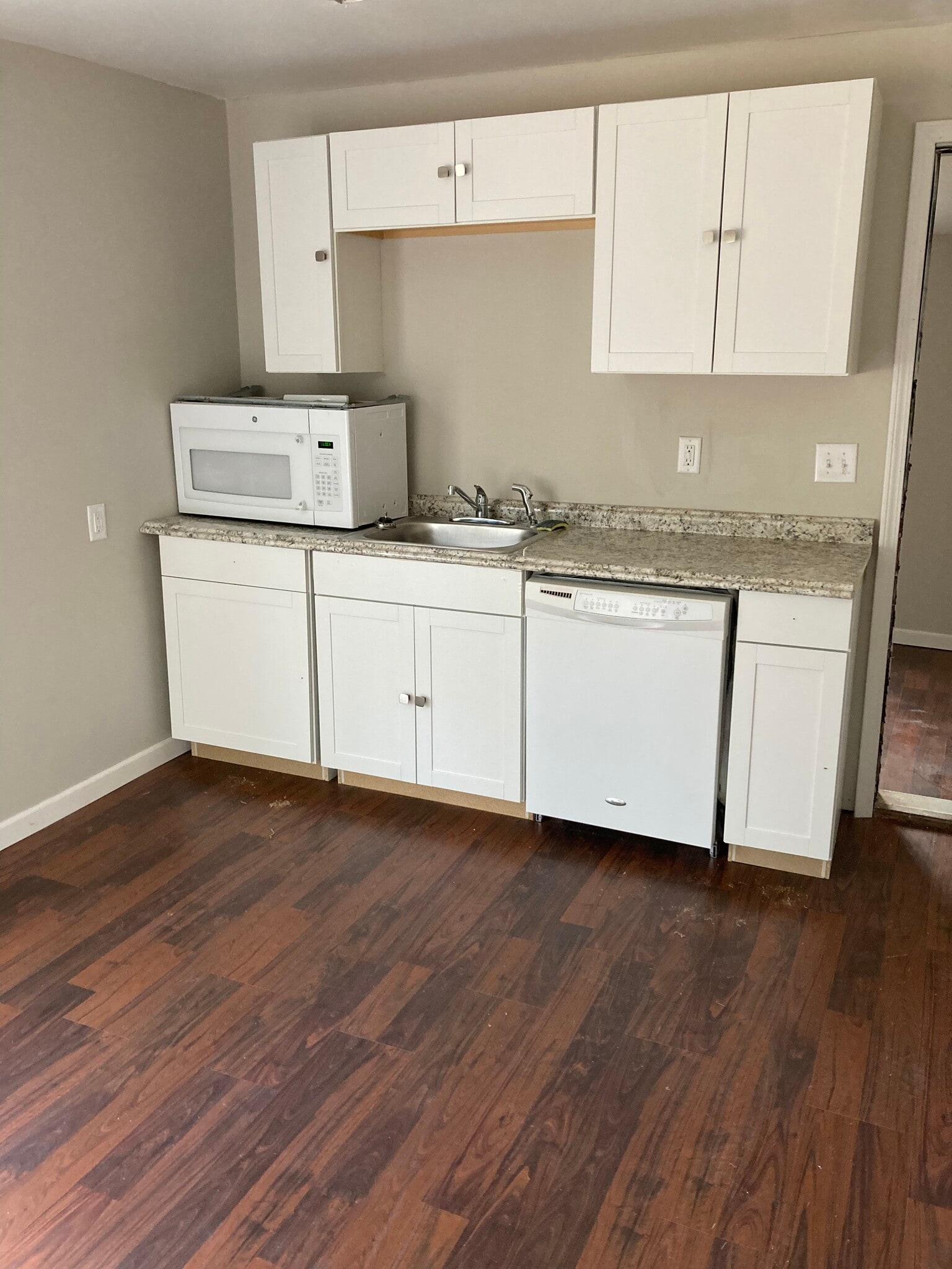 Building Photo - 173 Richardson St