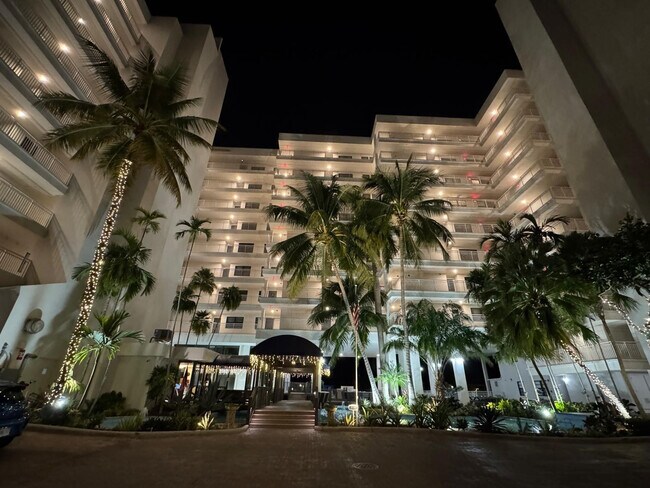 Building Photo - 3100 NE 48th St