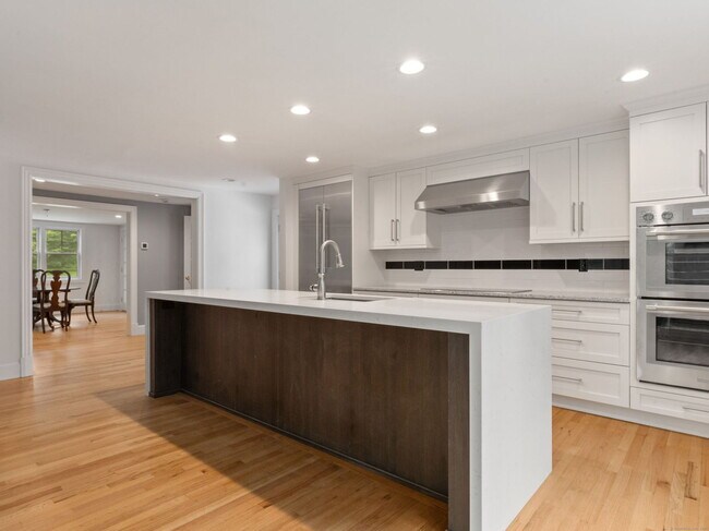 Building Photo - 219 Skyview Ln