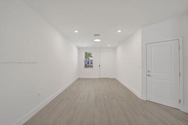 Building Photo - 133 SW 171st Ave