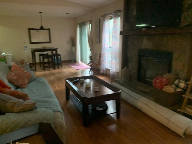 Living room,dining rm - 46 Held Cir