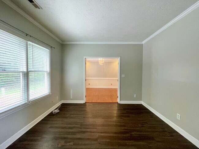 Building Photo - Spacious 3-Bedroom Nest with 2.5 Baths And Bonus Room in Linden