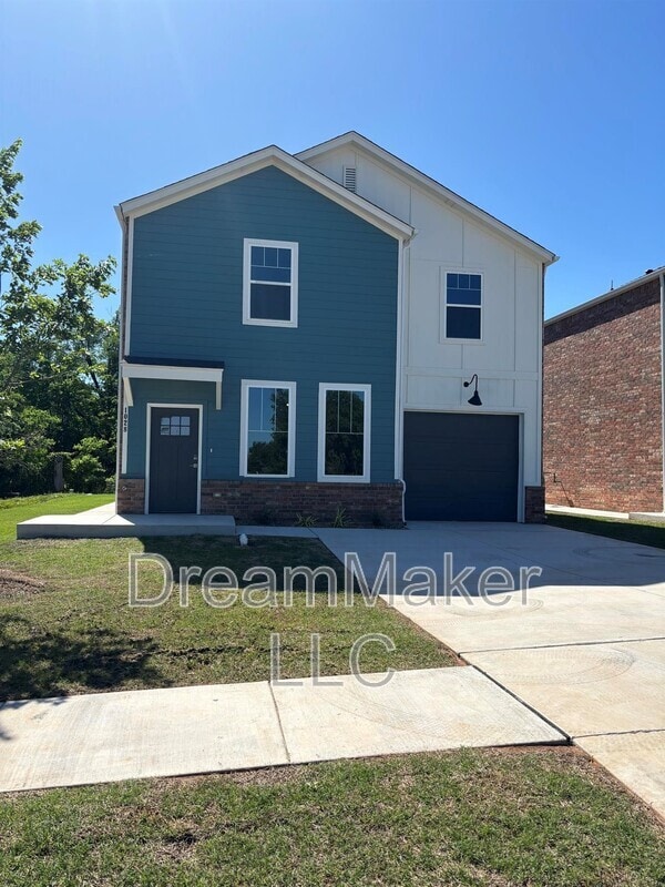 Primary Photo - 1028 Varenna Ln