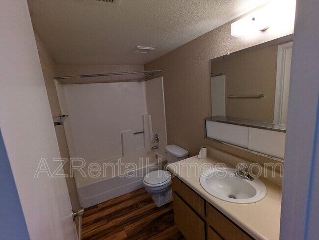 Building Photo - 8155 E Roosevelt St