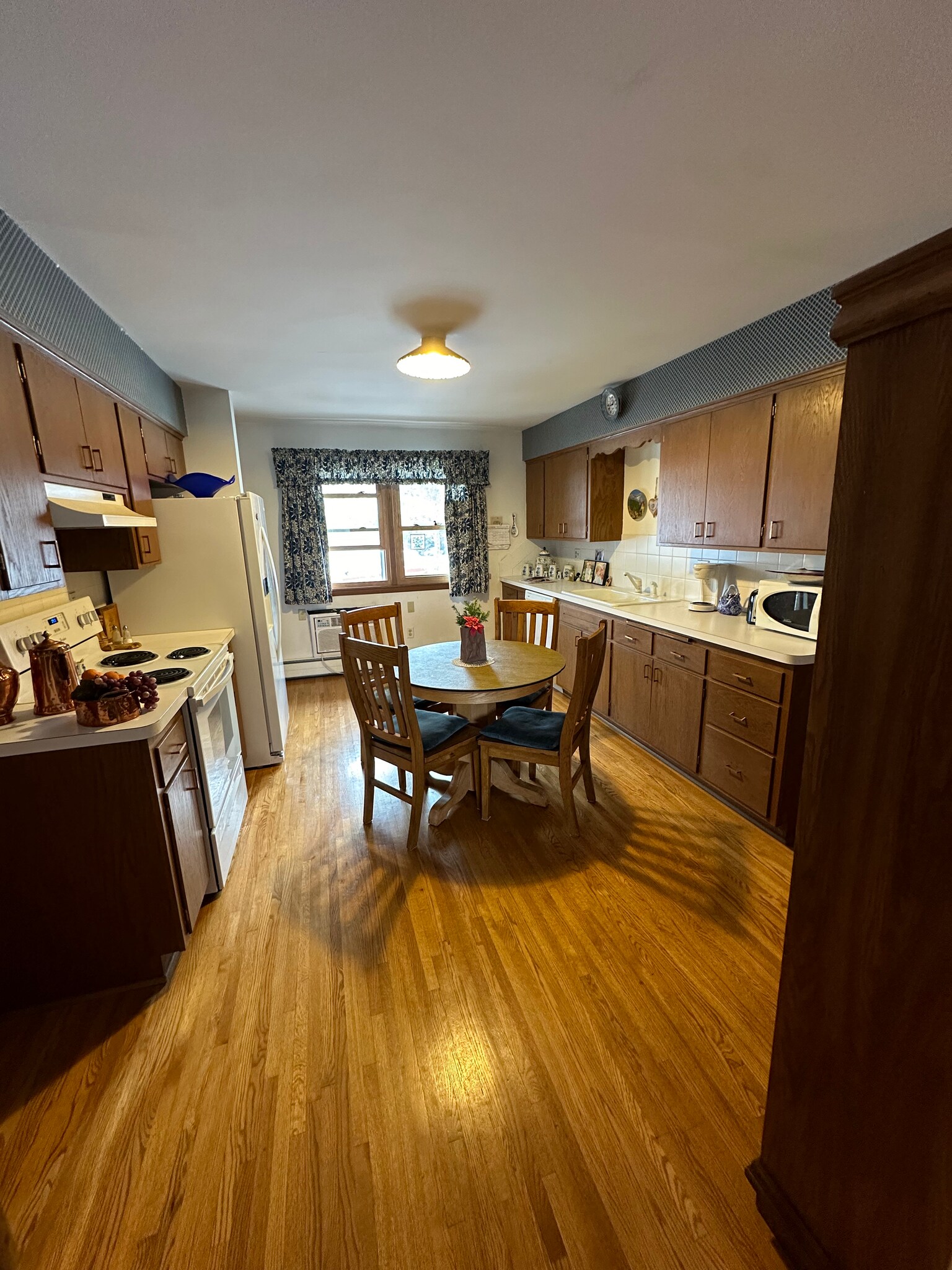Building Photo - 204 Nolden Ln