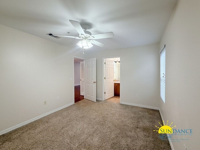 Building Photo - Updated 2 Bedroom in great Fort Walton Beach location!