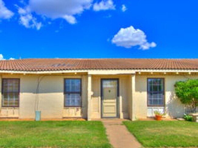 Building Photo - 2 bed/ 1 bath condo in Bethany