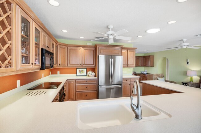 Building Photo - 1155 Bogey Ln