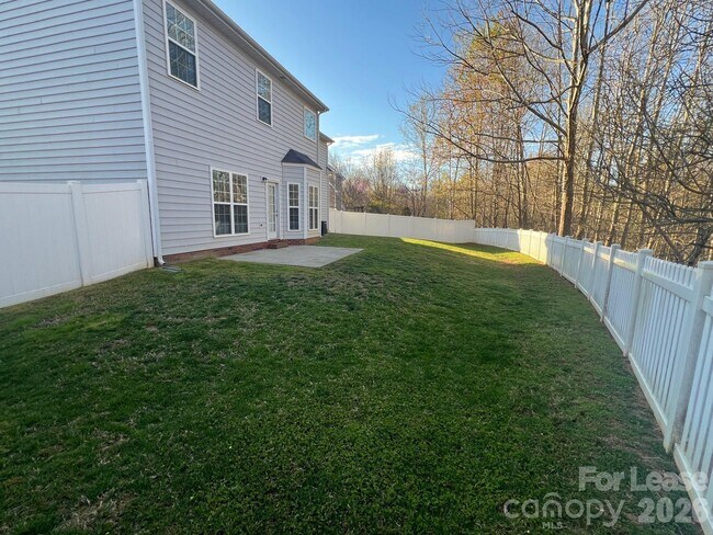 Building Photo - 127 Tilton Dr