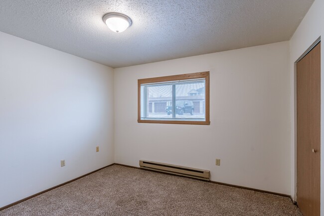 Fargo, ND Parkwood | Bedroom - Parkwood East & West