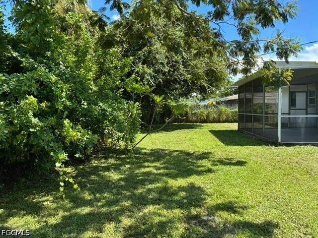 Building Photo - 913 Entrada Dr