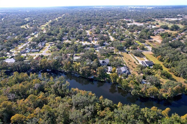 Building Photo - 1601 Riverhills Dr