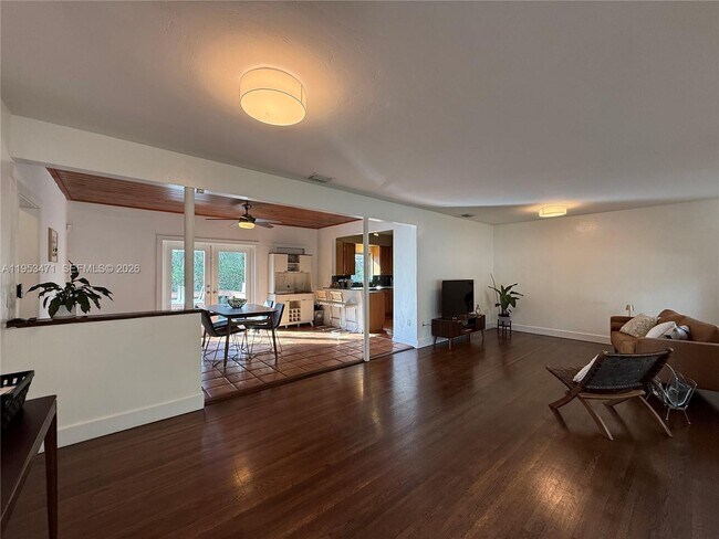 Building Photo - 2728 Kirk St