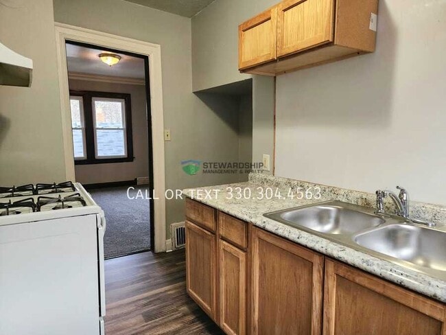 Building Photo - 916-918 Peckham St.-918