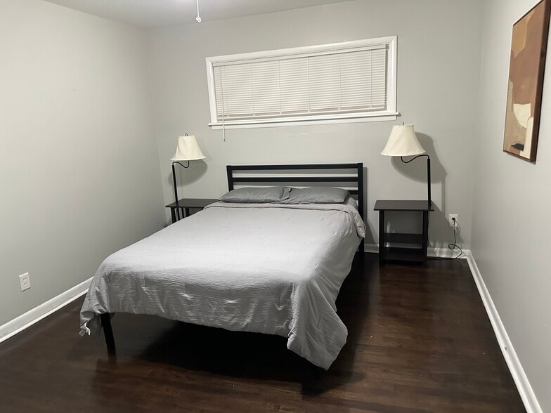 Building Photo - 505 Ward Ave NE