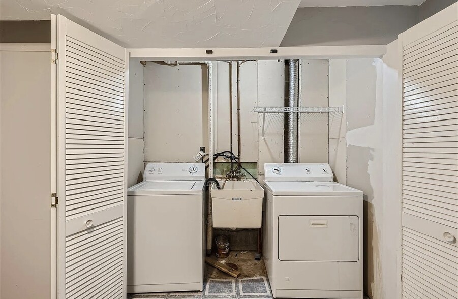 in-suite laundry - 2201 2nd Ave N