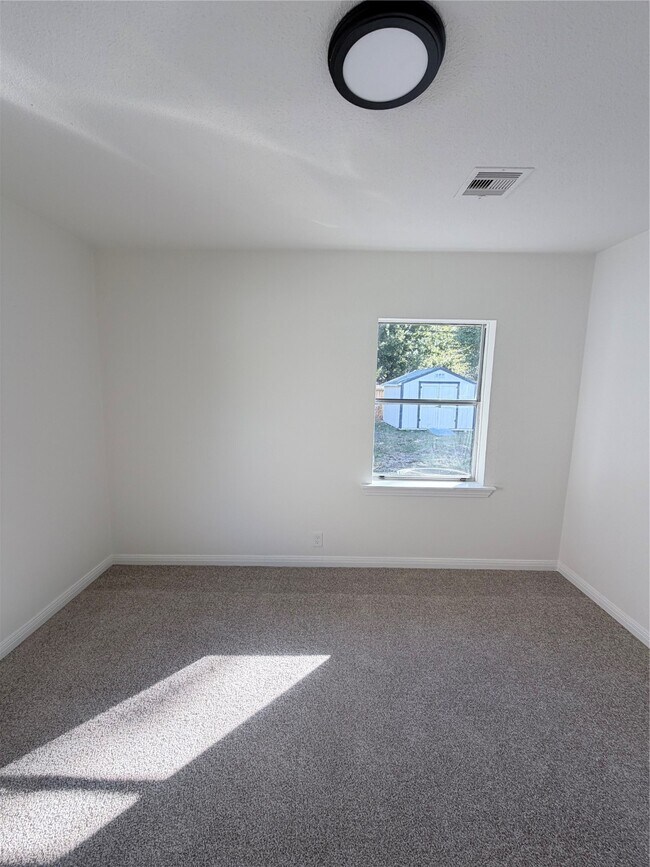 Building Photo - 4601 W 43rd St