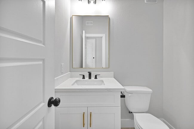 Building Photo - 3312 Bacchus St