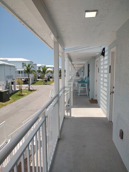 balcony - 10877 Overseas Hwy