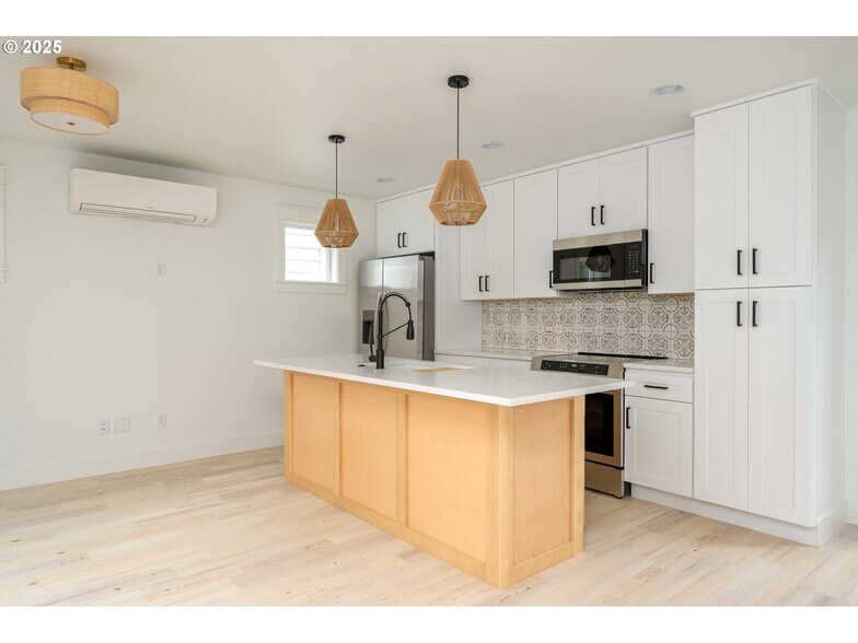 Building Photo - 4103 SE Olsen St