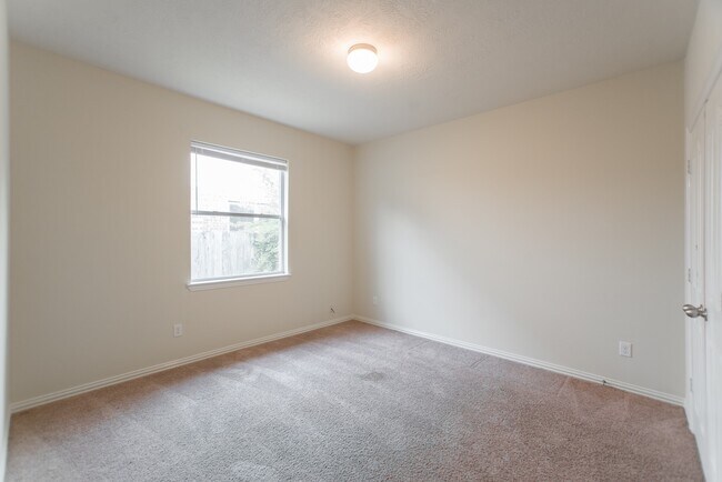 Building Photo - 25531 Forest Springs Lake