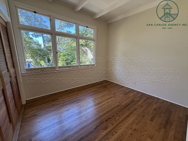 Building Photo - Adorable Two Bedroom Single Family Cottage in Carmel-by-the-Sea