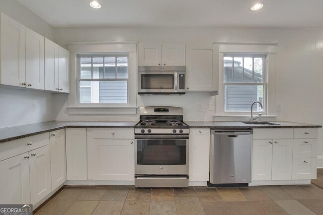 Building Photo - 860 Metropolitan Pkwy SW