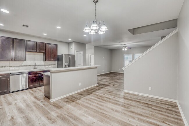 Building Photo - 6006 Lovage Ave