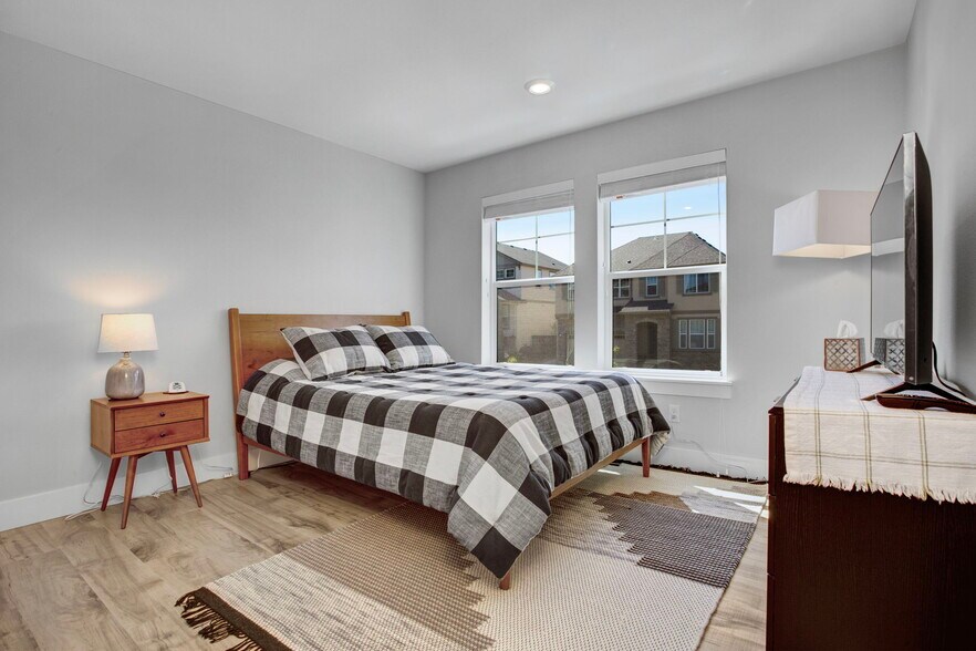 Building Photo - 16625 SW Botany Bay Ln