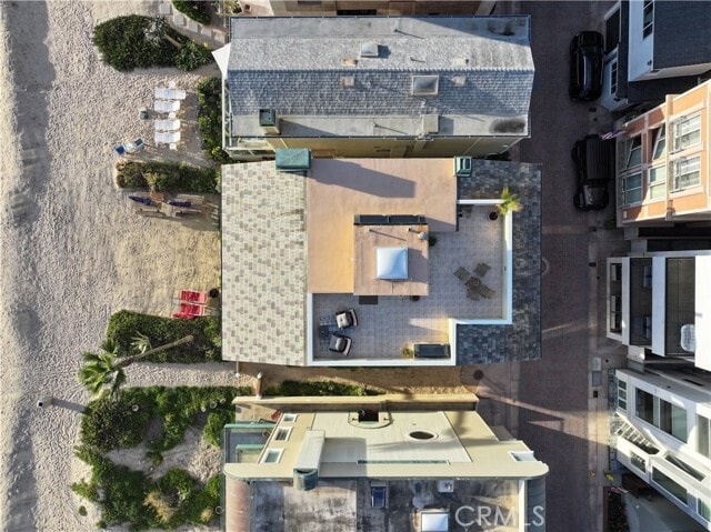 Building Photo - 72 Surfside Ave.